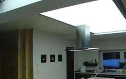 Светопропускающий потолок на кухню